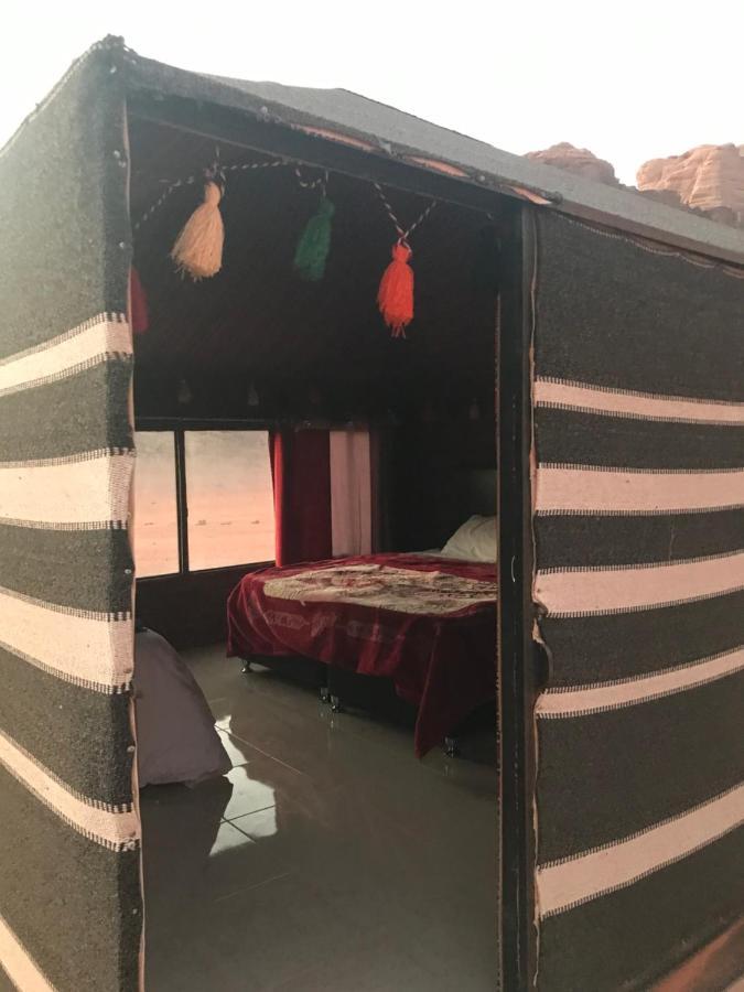 Black Irish Camp And Tours Wadi Rum Zewnętrze zdjęcie