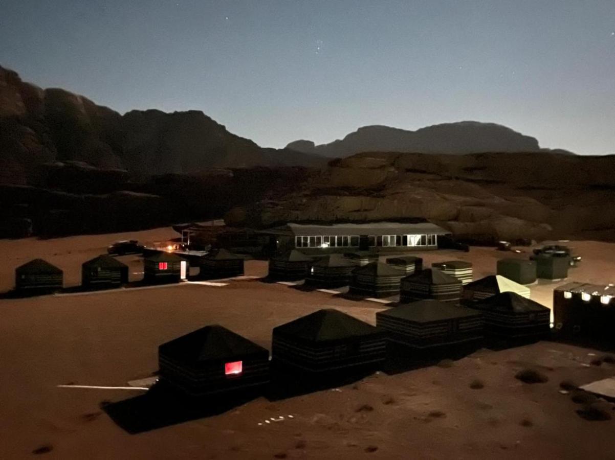 Black Irish Camp And Tours Wadi Rum Zewnętrze zdjęcie