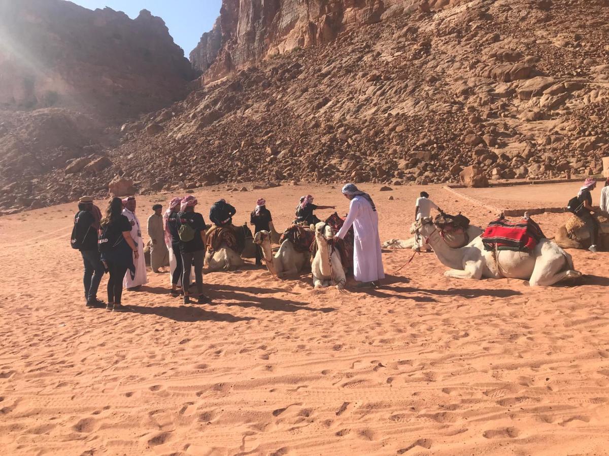 Hotel Black Irish Camp And Tours Wadi Rum Zewnętrze zdjęcie