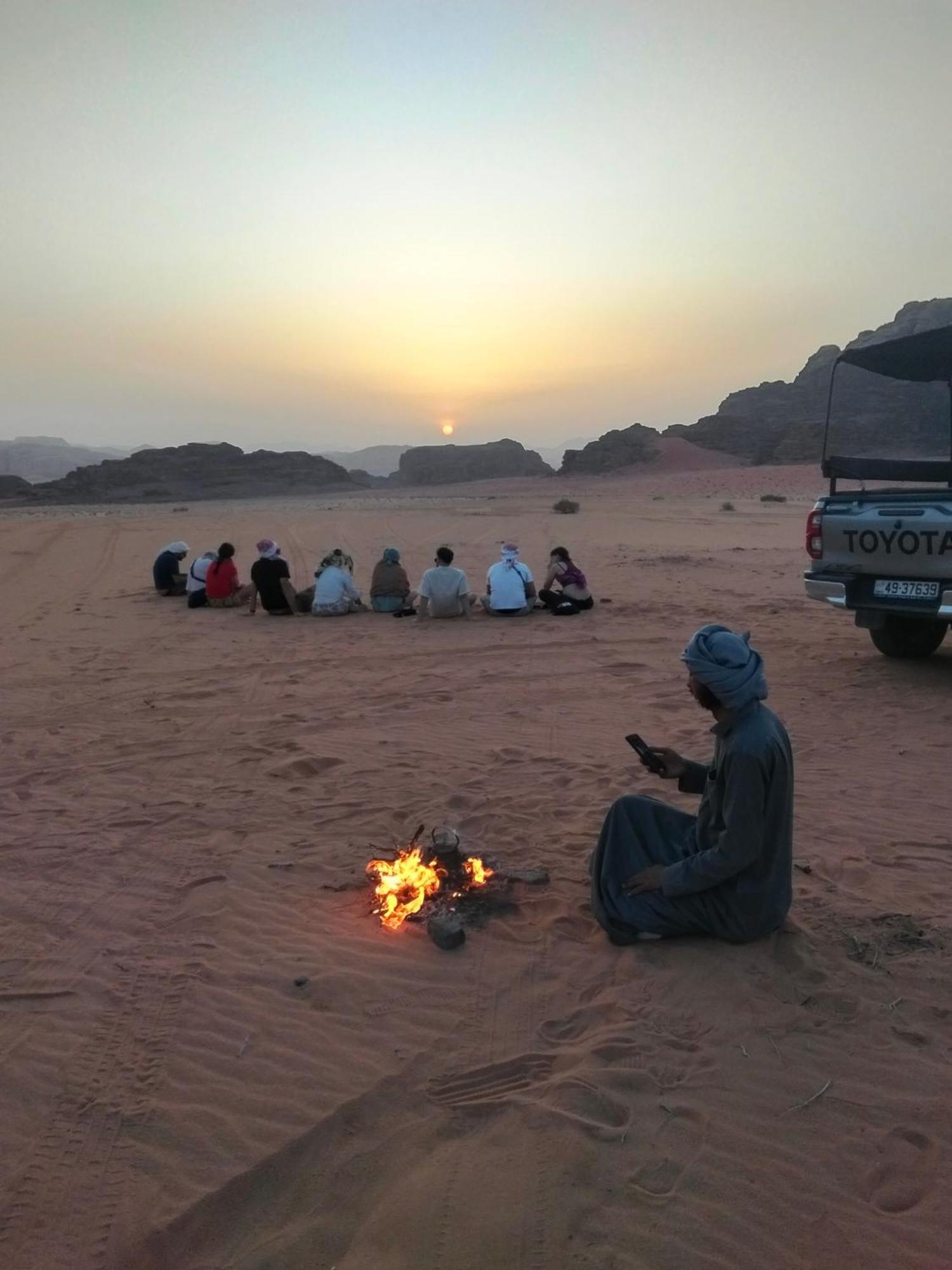 Black Irish Camp And Tours Wadi Rum Zewnętrze zdjęcie