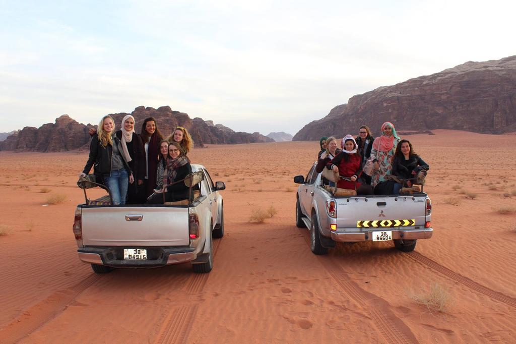 Black Irish Camp And Tours Wadi Rum Zewnętrze zdjęcie