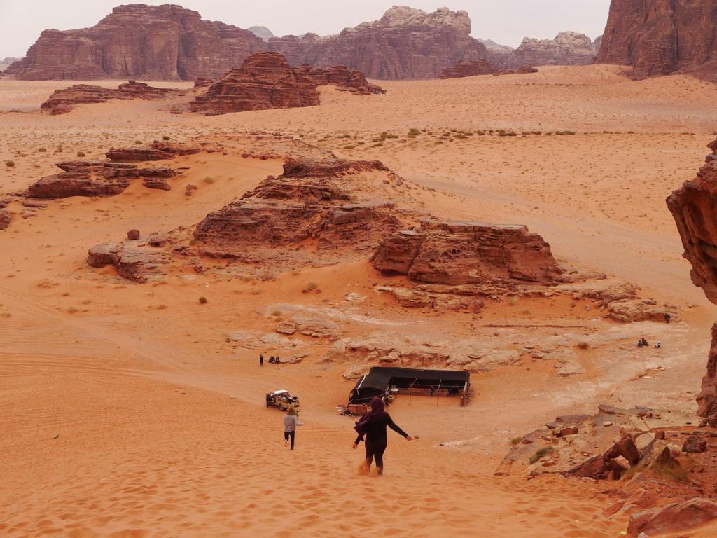 Hotel Black Irish Camp And Tours Wadi Rum Zewnętrze zdjęcie