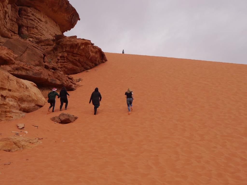 Hotel Black Irish Camp And Tours Wadi Rum Zewnętrze zdjęcie