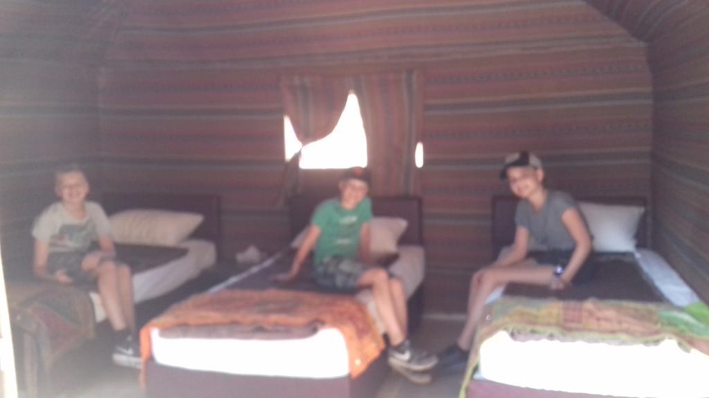 Black Irish Camp And Tours Wadi Rum Zewnętrze zdjęcie