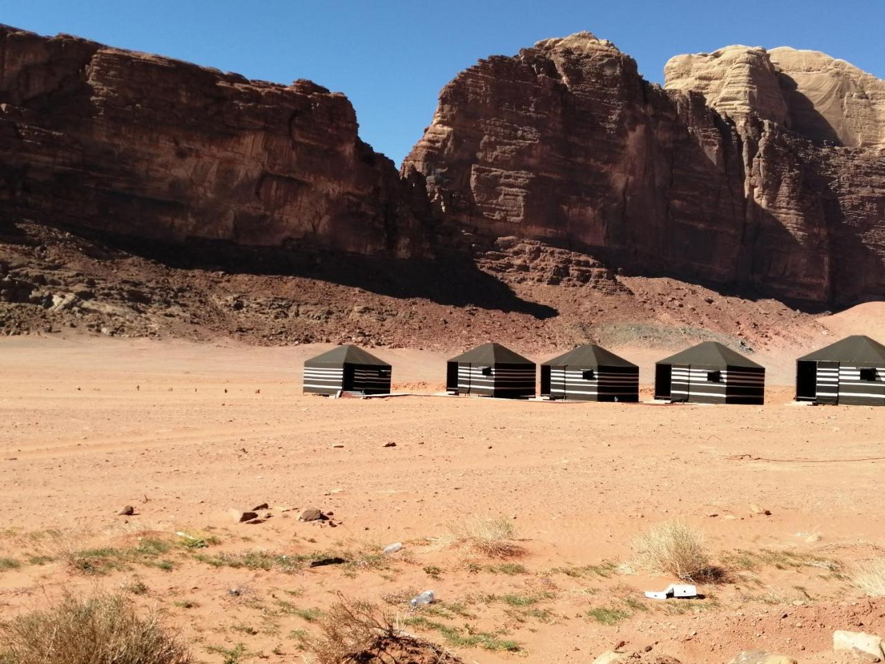 Hotel Black Irish Camp And Tours Wadi Rum Zewnętrze zdjęcie